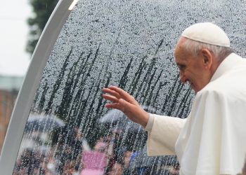 Voto em papel, fumaça preta ou branca; entenda o conclave, que elegerá novo papa