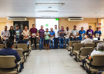 Produtores rurais em Valadares recebem títulos de propriedade