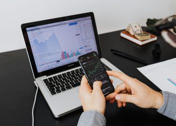 Análise técnica vs. análise fundamentalista: qual a melhor solução para cada perfil de trader?