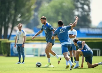 Inter e PSG duelam pelo título europeu após reformulações forçadas