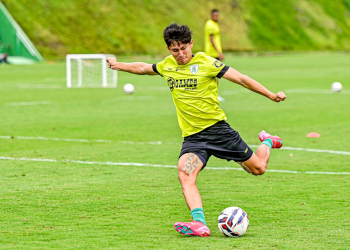 STJD suspende preventivamente meio-campo do América, por injúria racial a jogador do Operário