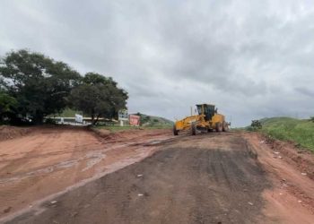 Estradas do chacreamento Cherokee recebem patrolamento