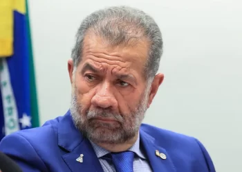 PDT rompe com governo após demissão de Lupi e diz que ficará independente