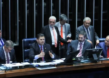Senado aprova PEC que inclui guarda municipal na segurança pública