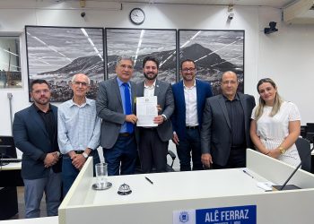 Valadares oficializa adesão ao programa ‘Cidades do Futuro’