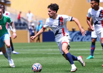 PSG faz jogo básico, vence Seattle e avança no grupo do Botafogo