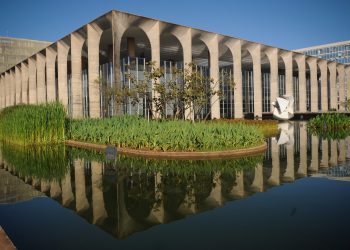 Itamaraty reforça alerta para que brasileiros não viajem a Israel