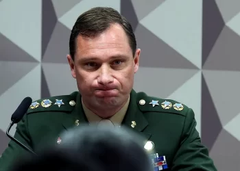 Advogado diz que Cid não deve explicações sobre viagem da família e manda PGR se danar