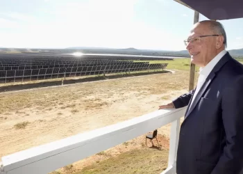Novo parque solar em Minas Gerais pode abastecer 350 mil habitantes