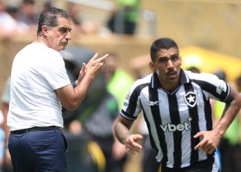 Postura do Botafogo em eliminação foi decisiva para Textor demitir Paiva