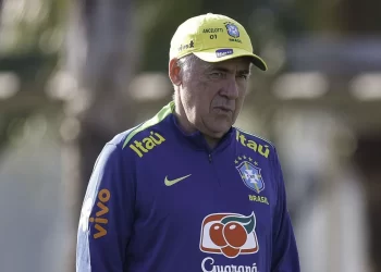 Ancelotti não garante camisa 10 para Neymar, mas diz: ‘É muito importante’
