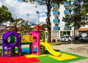 Revitalização de praças inclui instalação de parquinhos em 37 bairros de Valadares