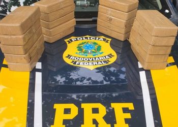 PRF do ES apreende mais de 20 kg de cocaína em carro vindo de Ipatinga
