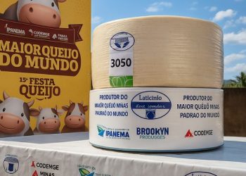 Mais de 3 toneladas: Ipanema bate novo recorde com maior queijo Minas Padrão do Brasil