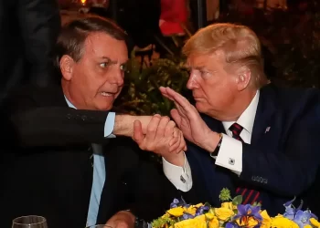 Trump diz que Brasil faz ‘coisa horrível’ com Bolsonaro e chama julgamento de ‘caça às bruxas’