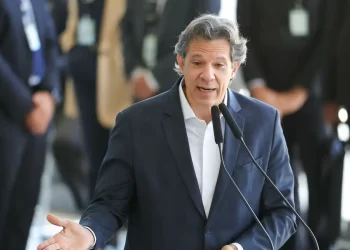 Ministro da Fazenda nega alteração da meta fiscal