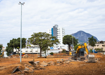 Praça do Emigrante passa por revitalização, novo calçamento e área de convivência