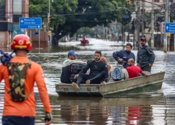 Desastres relacionados às chuvas triplicaram no país, aponta relatório