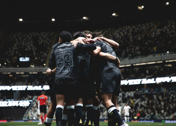 Atlético vence Bragantino com gol nos acréscimos e mira decisão contra o Flamengo