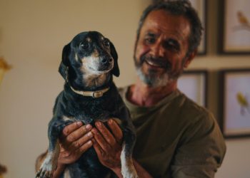 Exposição “De Passarinhos” inaugura novo espaço cultural em Valadares