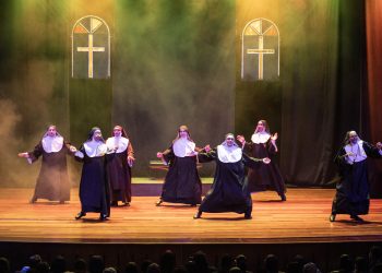 Ipatinga recebe a 14ª Semana da Comédia com o espetáculo “Santinhas do Pau Oco”