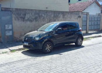 PM recupera veículo furtado com placa adulterada e suspeito é preso