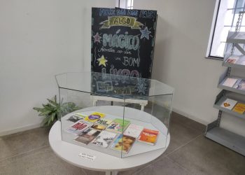 Biblioteca Pública realiza exposição de livros sobre paternidade