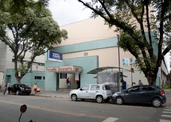 Foragido da Justiça é esfaqueado e internado no Hospital Municipal de Valadares