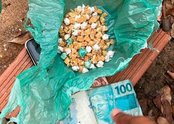 PM encontra mais de 200 pedras de crack com dupla no Vila Rica
