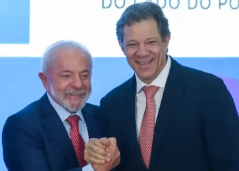Lula envia à Câmara projeto para regulação econômica de big techs
