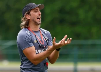 Fluminense anuncia Zubeldía para o lugar de Renato Gaúcho