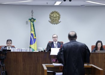 Defesa diz que Bolsonaro ‘foi tragado’ para 8/1, ataca delação de Cid e refuta plano de assassinato