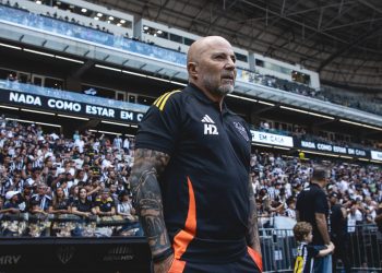 Sampaoli tem problema ofensivo para resolver antes da decisão contra Bolívar