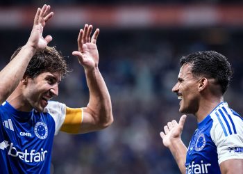 Cruzeiro vira sobre o Red Bull Bragantino e aquece briga pelo título do Brasileiro