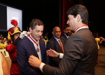 Alex Diniz recebe Ordem do Mérito Legislativo na ALMG e soma terceira homenagem em BH em 2025