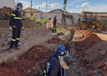 Bairro Palmeiras recebe novas redes de água para ampliar abastecimento