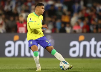 Ancelotti diz que não há jogador igual a Casemiro e explica alternativas