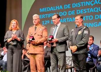 Juiz de Caratinga é homenageado pela Polícia Civil em Ipatinga