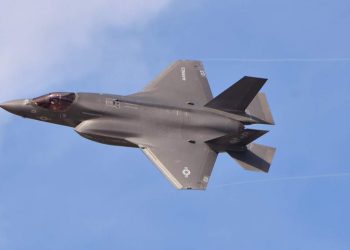 EUA enviam caças F-35 e escalam crise com Venezuela