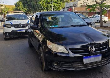 Condutor inabilitado atropela adolescente de 15 anos a caminho da escola em Valadares; carro era furtado