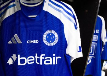 Justiça condena Cruzeiro e Máfia Azul a indenizar mãe de torcedor morto em emboscada de 2021