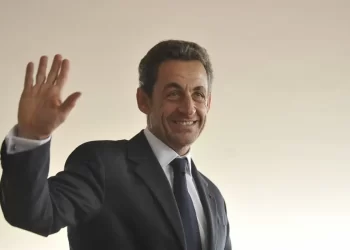 Justiça condena ex-presidente francês Sarkozy a 5 anos de prisão em caso de financiamento ilegal de campanha