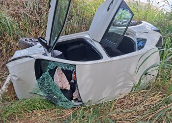 Família sofre acidente na BR-259 em Resplendor; três pessoas ficam feridas