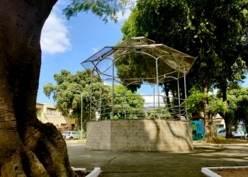 Coreto da Praça da Esplanada passa a se chamar Creuza Pires Terra em homenagem a moradora histórica