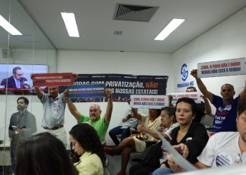 Parecer da CCJ facilita privatização da Copasa