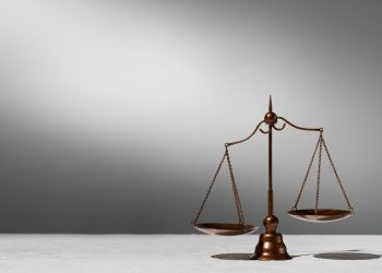 Ex-prefeito de Naque é denunciado pelo MPMG por contratação ilegal de escritório de advocacia