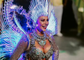 Paolla Oliveira diz que diagnóstico de demência do pai foi motivo para saída da Grande Rio