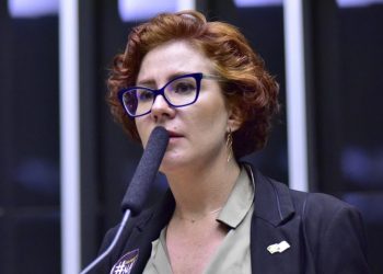 Damares, Girão e Magno Malta vão à Itália para ver Zambelli, presa em Roma