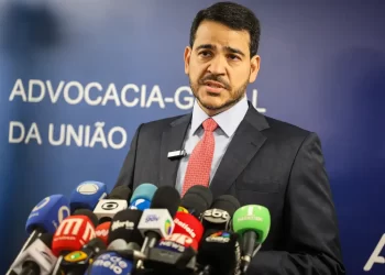 Favorito para vaga de Barroso, Messias enfrenta campanha de ministros do STF por Pacheco