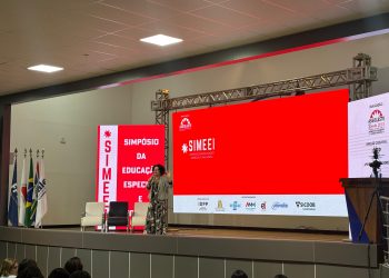 Desafios e avanços na educação inclusiva são debatidos em simpósio regional